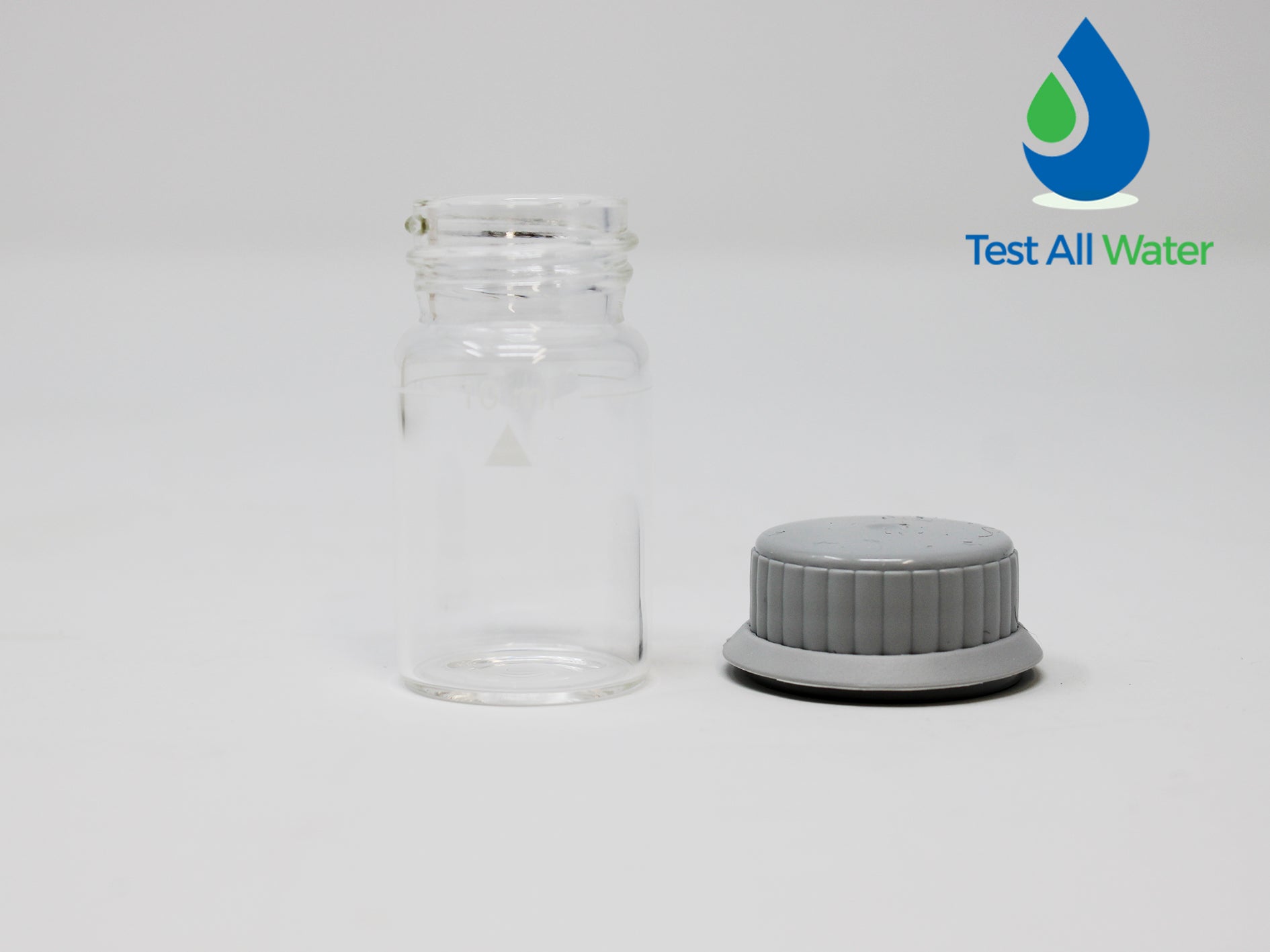 Lovibond Photometer Cylindrical Cells with lid. 10ml