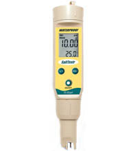 Waterproof SaltTestr11 Tester with Temperature Display in °C and °F