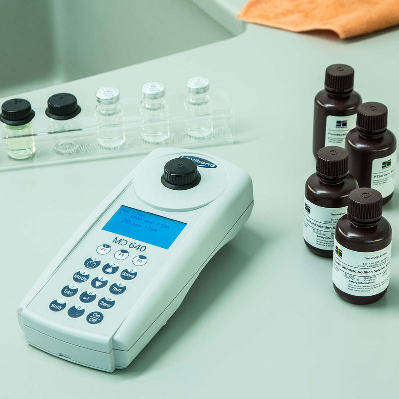 Lovibond MD 640 Photometer and Fluorometer